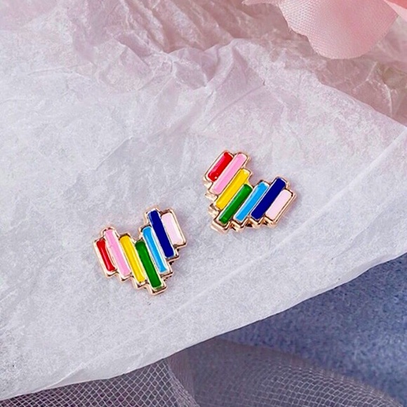 Trendy boutique Jewelry - 🌈PRIDE Rainbow Heart Goldtone Earrings NWT